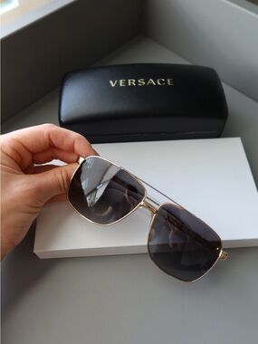 Versace Gold Metal Frame Sunglasses Men’s Aviator Style Grey Lenses w/Case